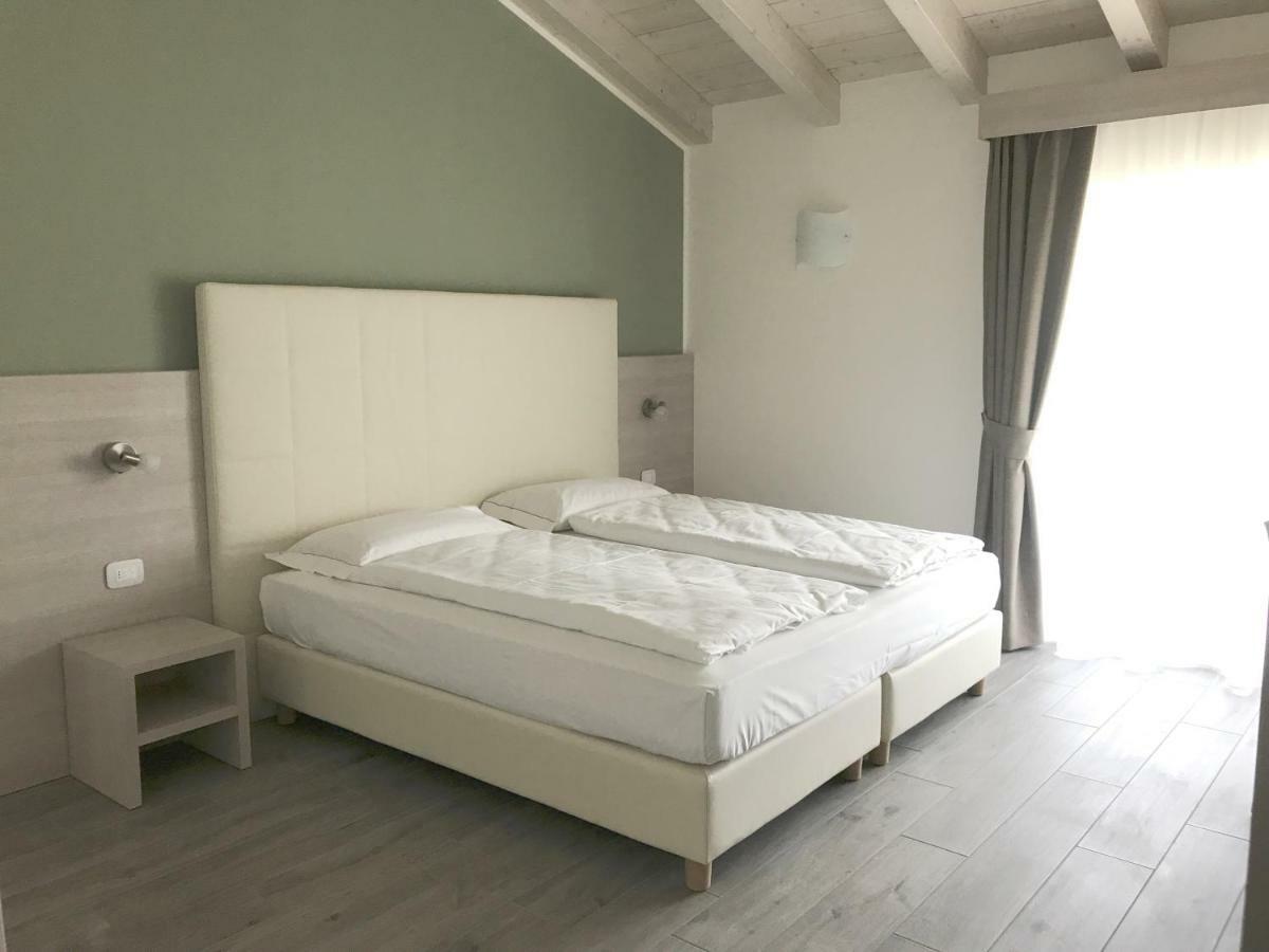 Maso Tobel Riva Del Garda Villa Luaran gambar