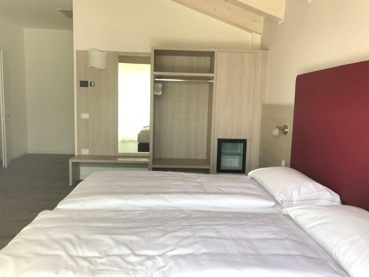 Maso Tobel Riva Del Garda Villa Luaran gambar